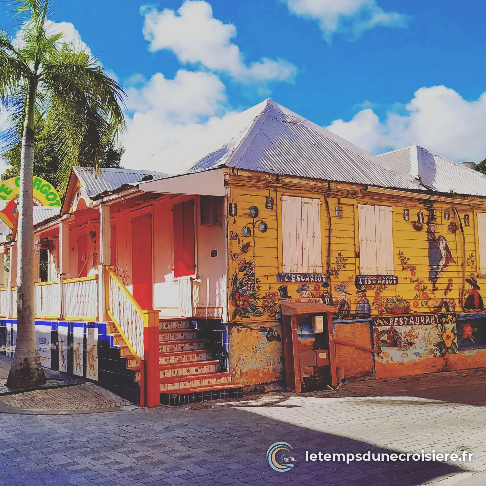 Maison créole colorée à Philipsburg, Saint-Martin