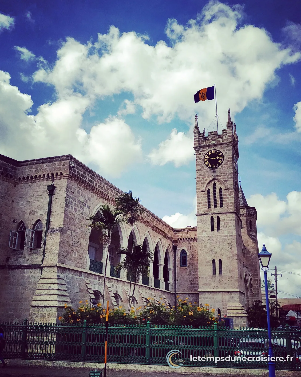 Le Parlement de la Barbade et sa tour de l'horloge, à Bridgetown